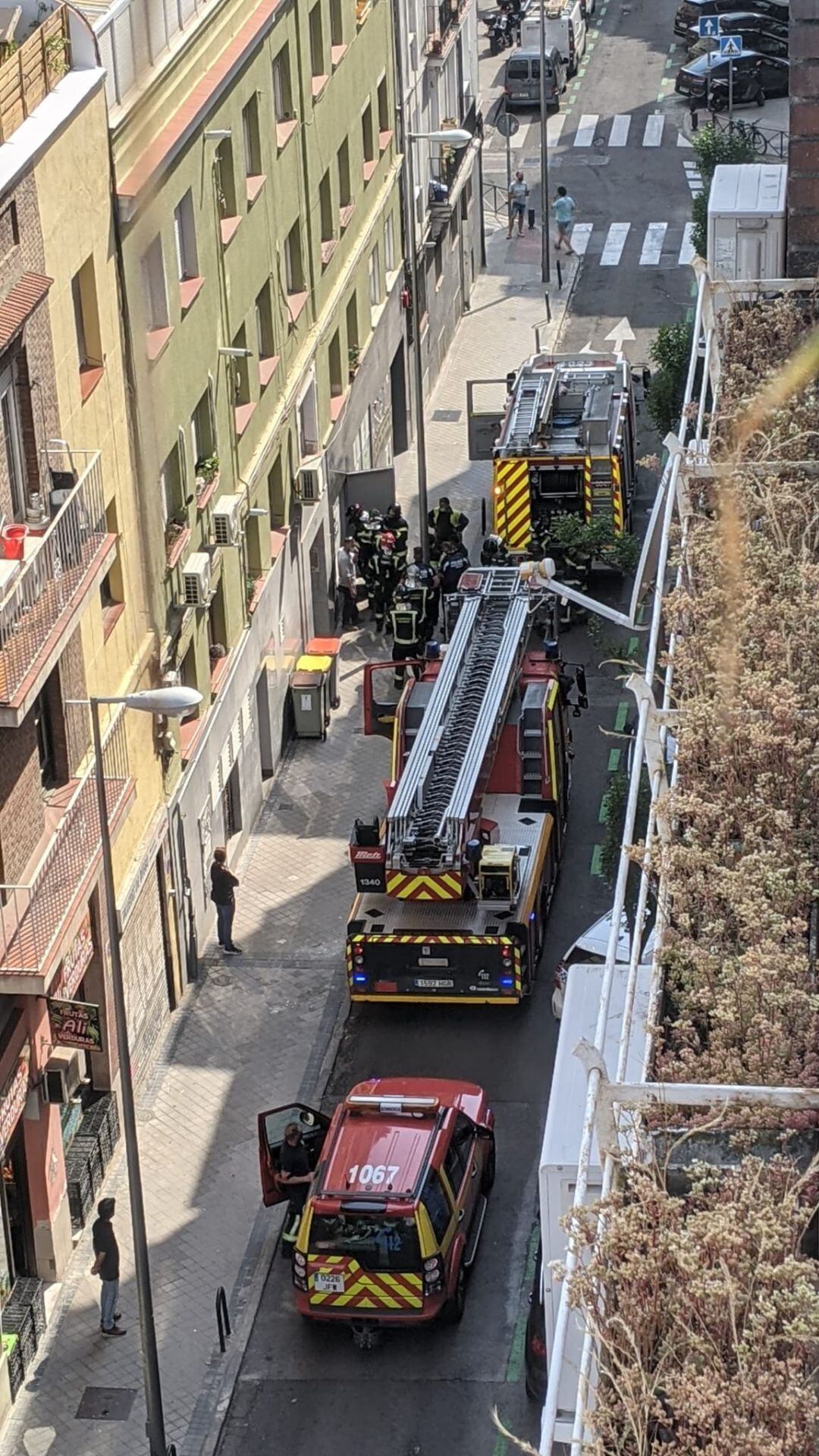 Bomberos intervienen en el incendio de una cocina fantasma en el distrito de Chamartín