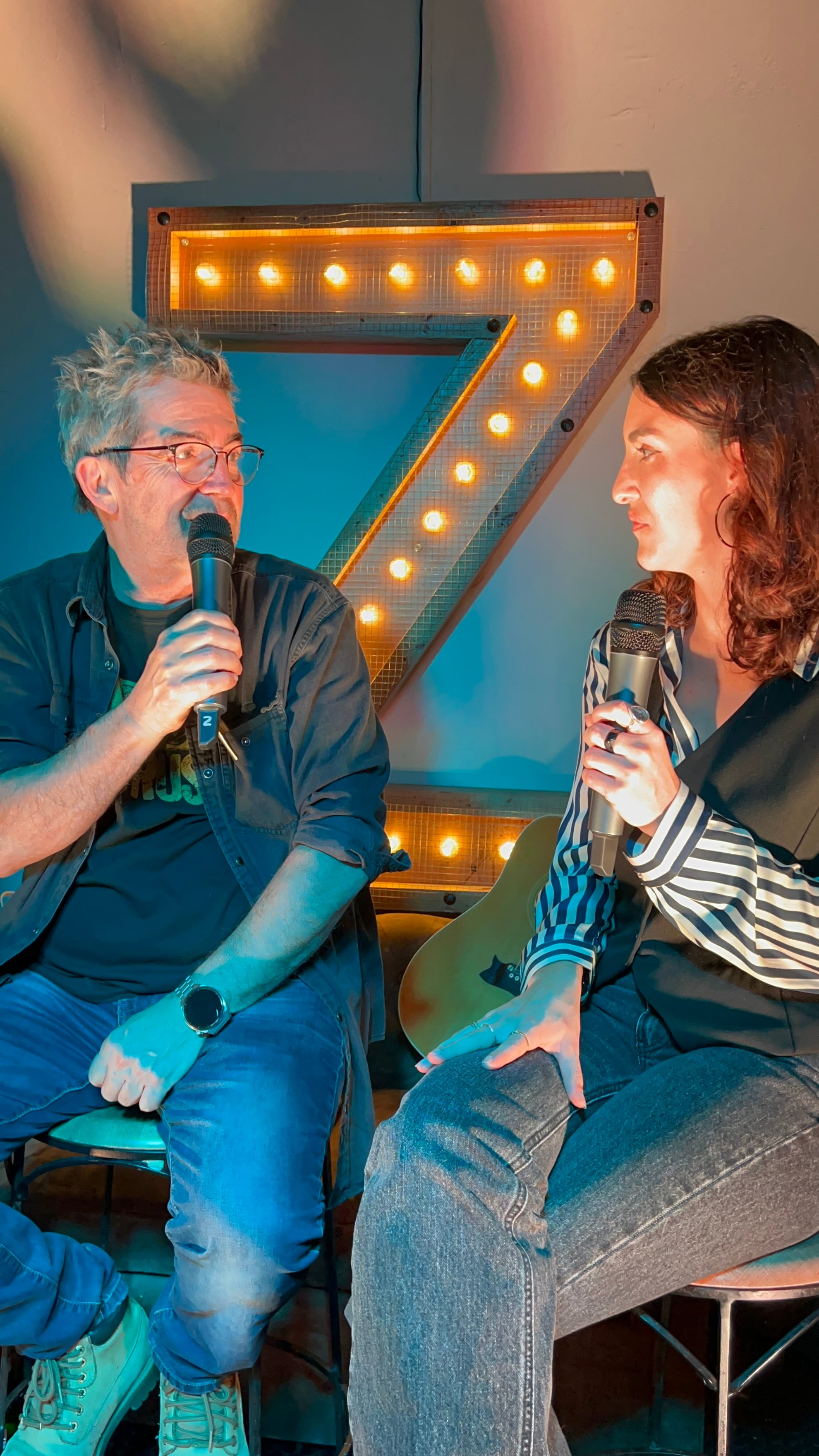 Alfredo Piedrafita y Sara Sarrablo durante la entrevista.