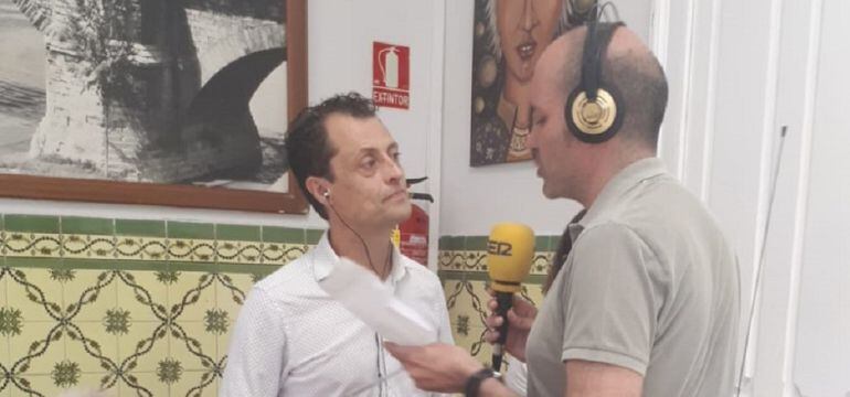 Daniel Gimeno, director de La Caridad, durante la retransmisión de Hoy por Hoy Zaragoza