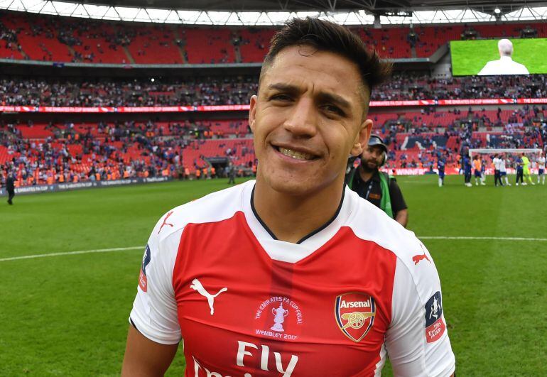 Alexis Sánchez en la celebración de la FA Cup