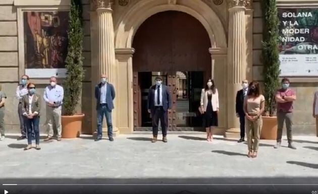 Minuto de silencio por las victimas del Covid-19 en el Palacio de San Esteban