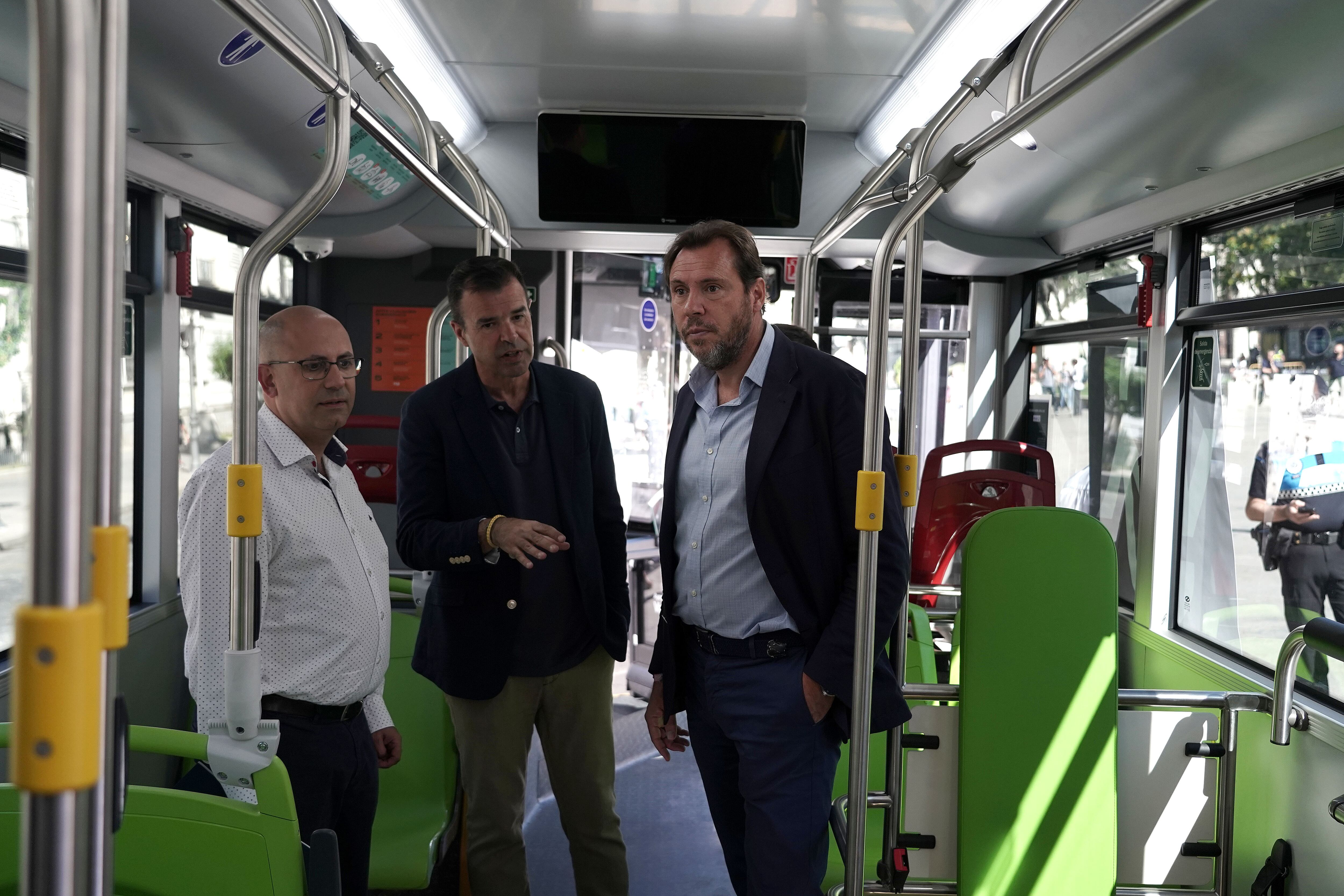Presentación de los nuevos autobuses urbanos de Auvasa