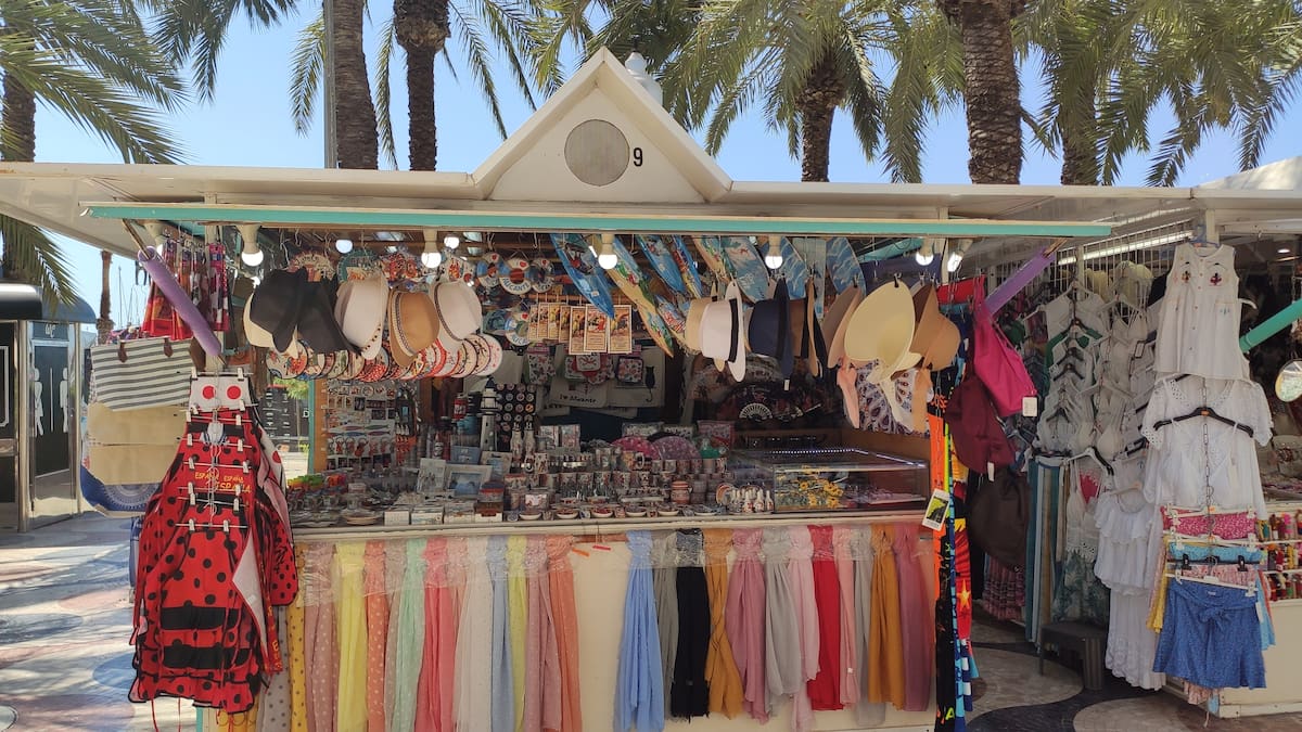 Lucía Ramello, portavoz de los comerciantes de la Explanada de Alicante, en Hoy por Hoy Alicante, en su último día en el paseo