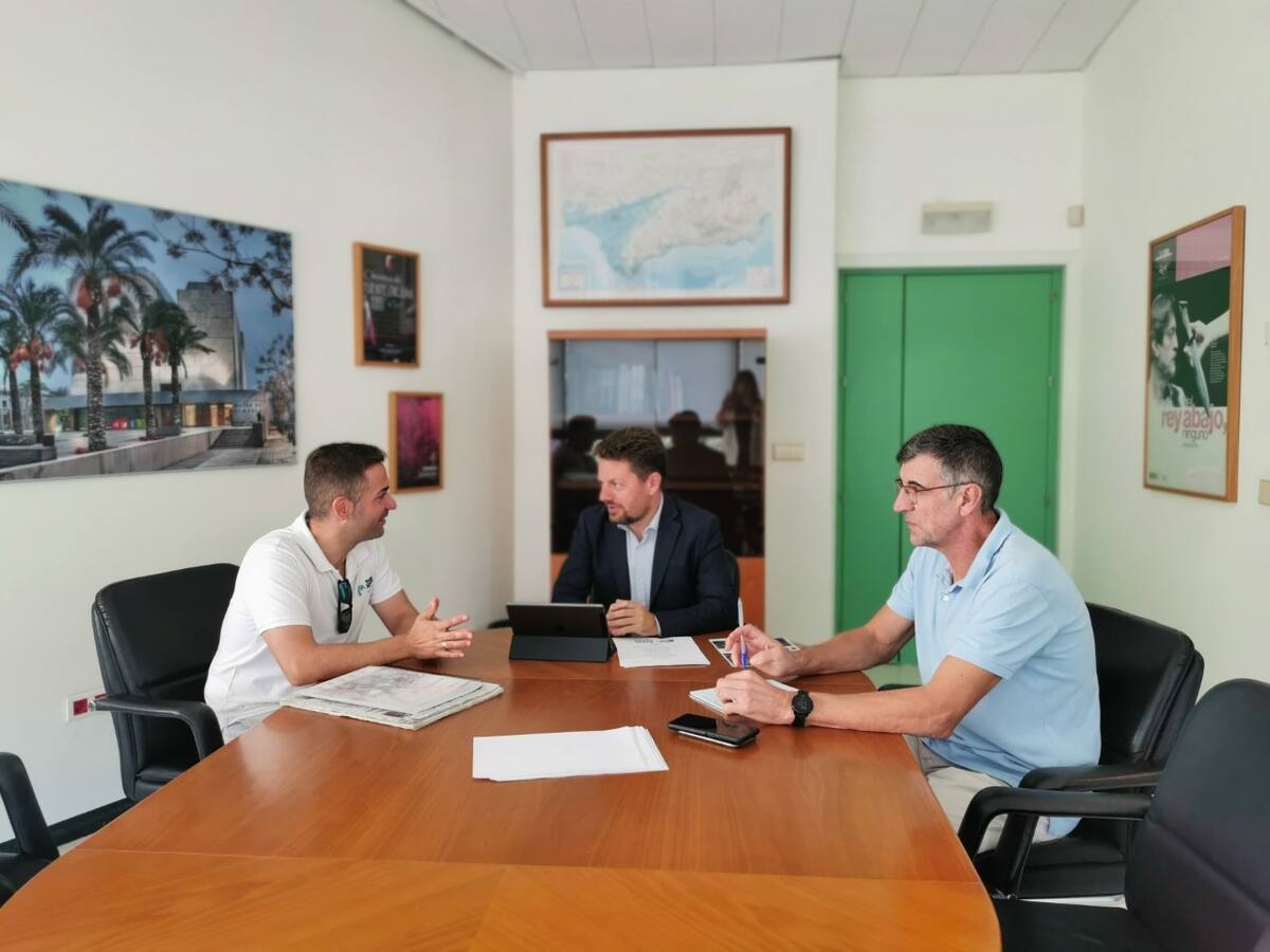 Total Sport presenta al Delegado de Deportes las novedades de laWomen Cycling