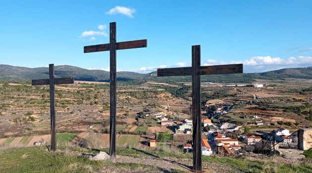 Mirador de las Cruces en Mira.