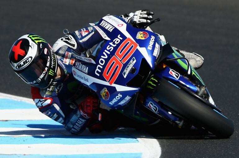 PHILLIP ISLAND, AUSTRALIA - OCTOBER 17: Jorge Lorenzo of Spain and Movistar Yamaha MotoGP rides during qualifying for the 2015 MotoGP of Australia at Phillip Island Grand Prix Circuit on October 17, 2015 in Phillip Island, Australia. (Photo by Cameron Spencer/Getty Images)