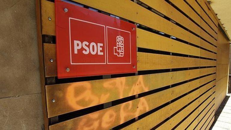 Así amaneció la sede del PSOE Salamanca