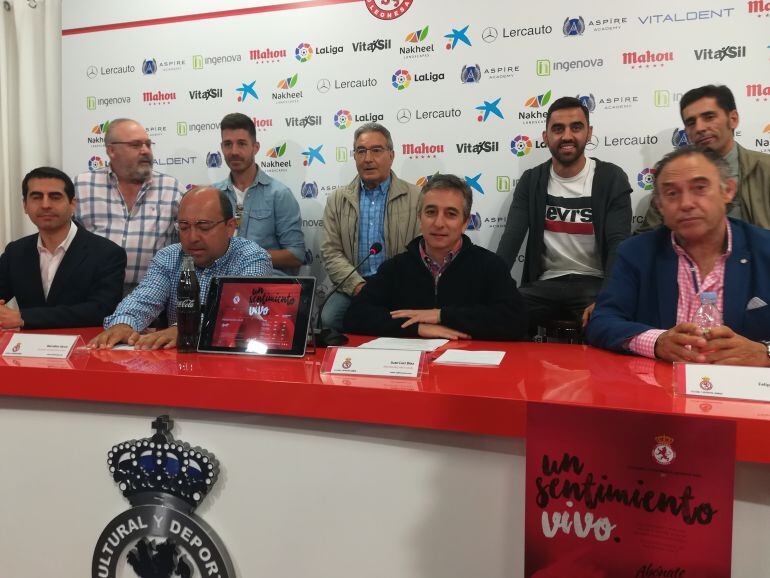 Viti y Palatsi estuvieron en la presentación de los abonos