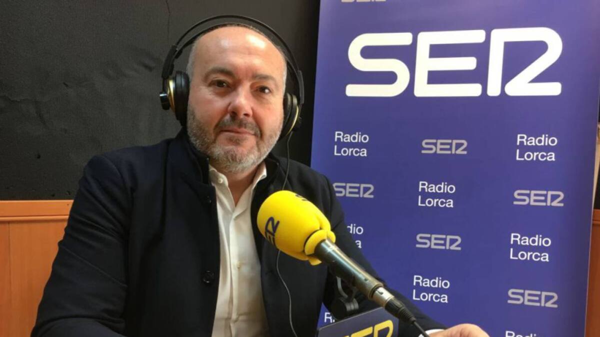 Enrique Casado (Área III): "Me preocupa ver que hay personas que no se protegen lo suficente del coronavirus"