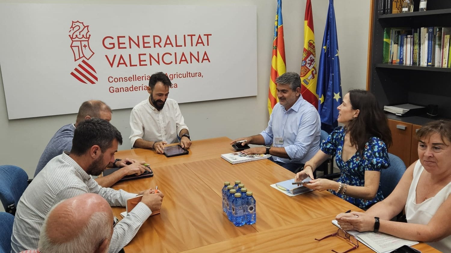 Reunión de la IGP Cerezas de la Montaña de Alicante, ASAJA y la Conselleria de Agricultura