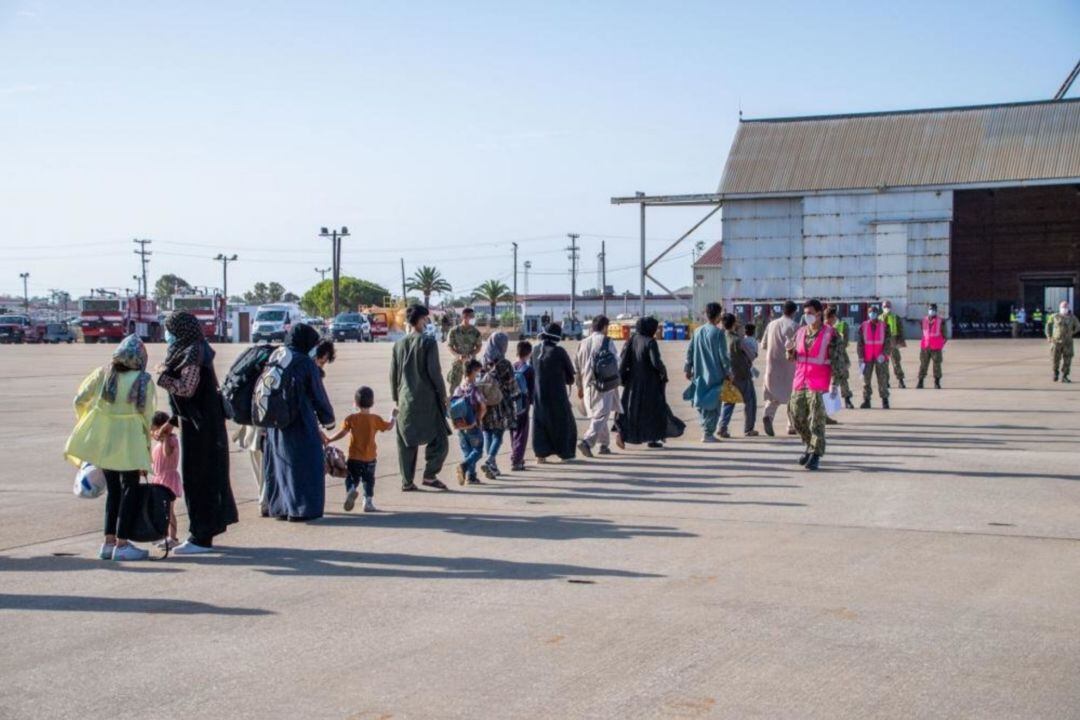 Llega a la Base de Rota un tercer avión con refugiados afganos 