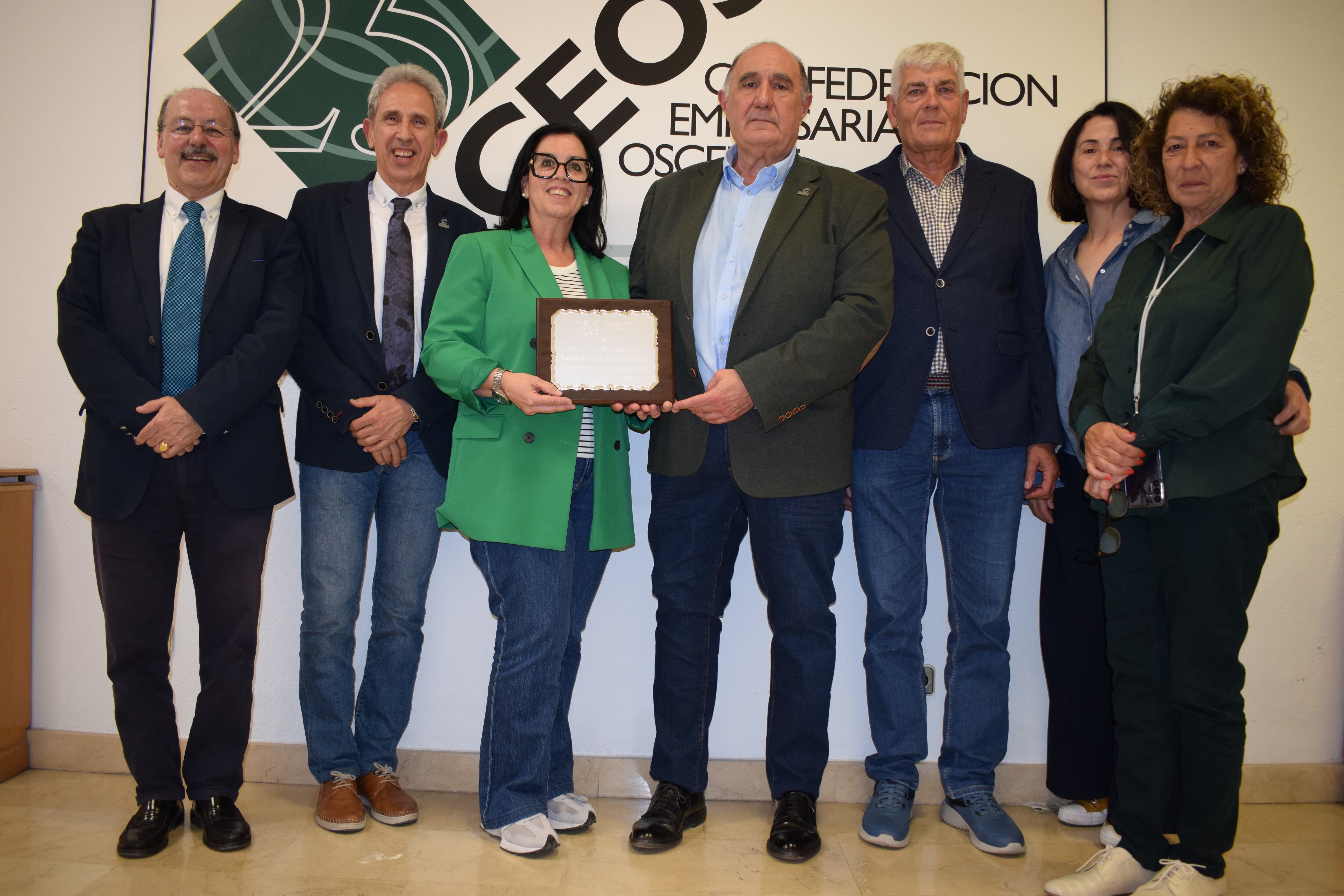 La Asamblea de CEOE-Cepyme Huesca reconoció a Ely Terán, que deja la vicepresidencia de Comercio y Servicios