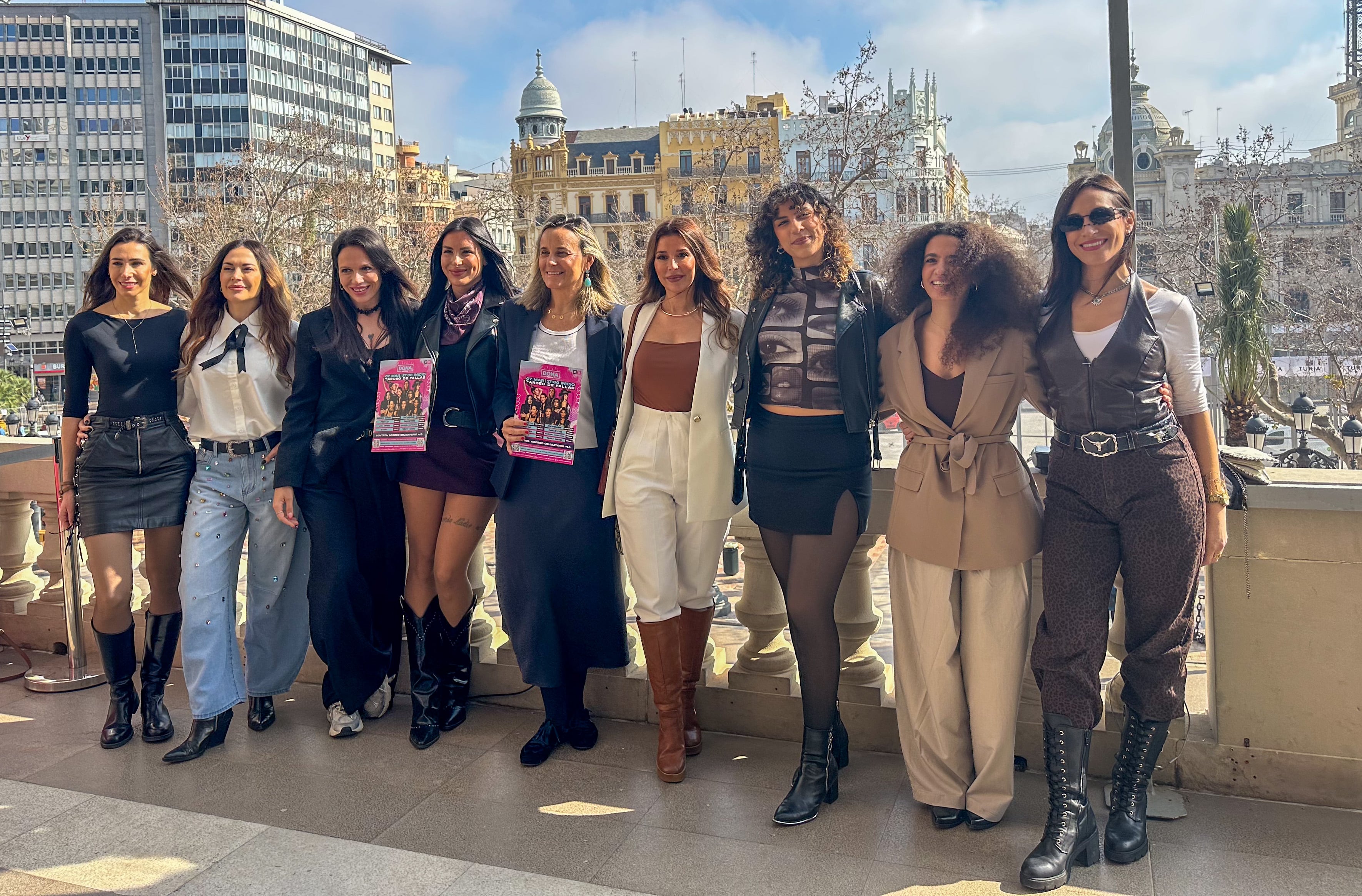 Artistas participantes en el Dona Festival Tardeo Fallas