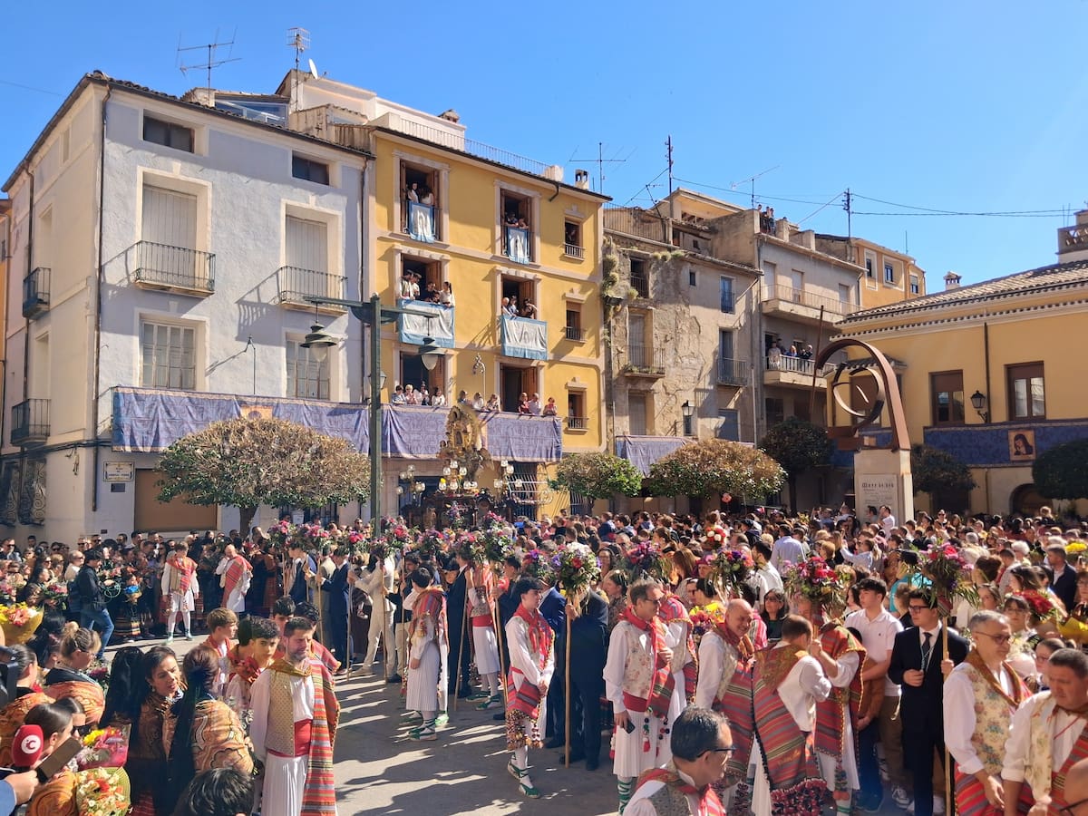 Multitudinario abrazo a la Mareta