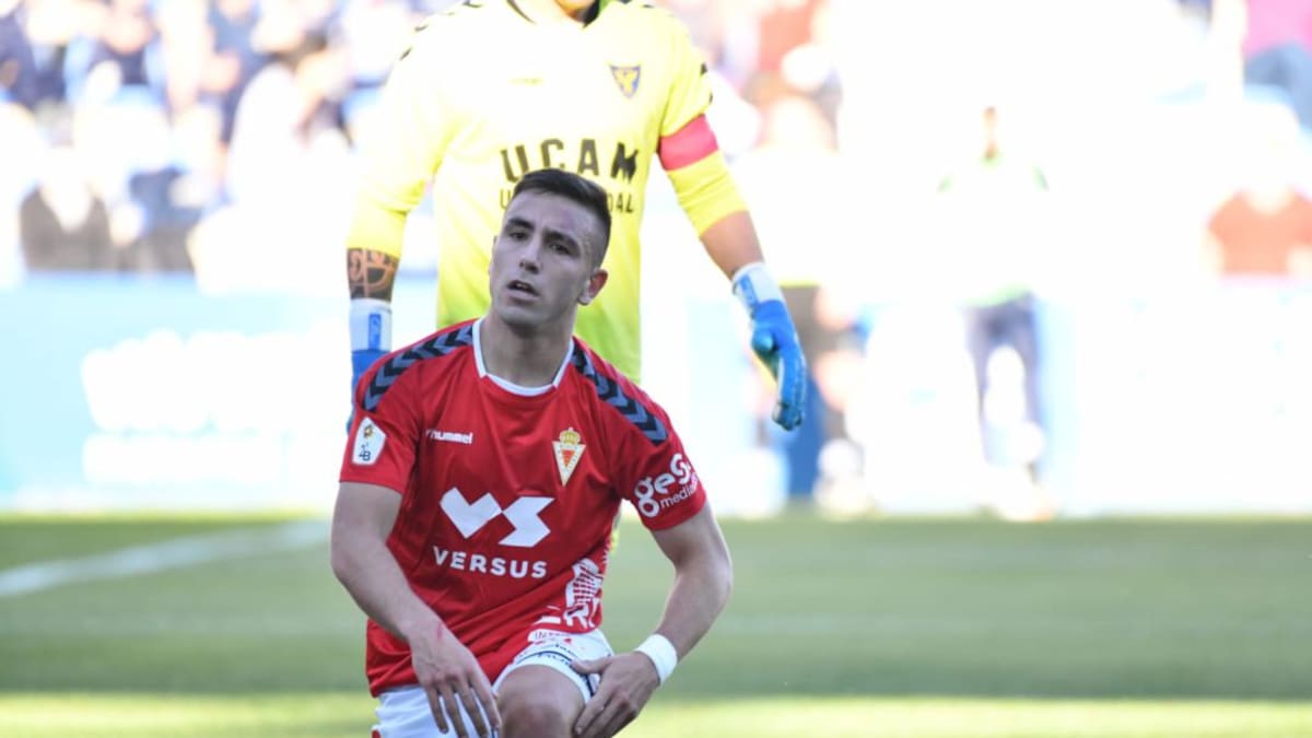 El Real Murcia evita los puestos de descenso a la Tercera RFEF