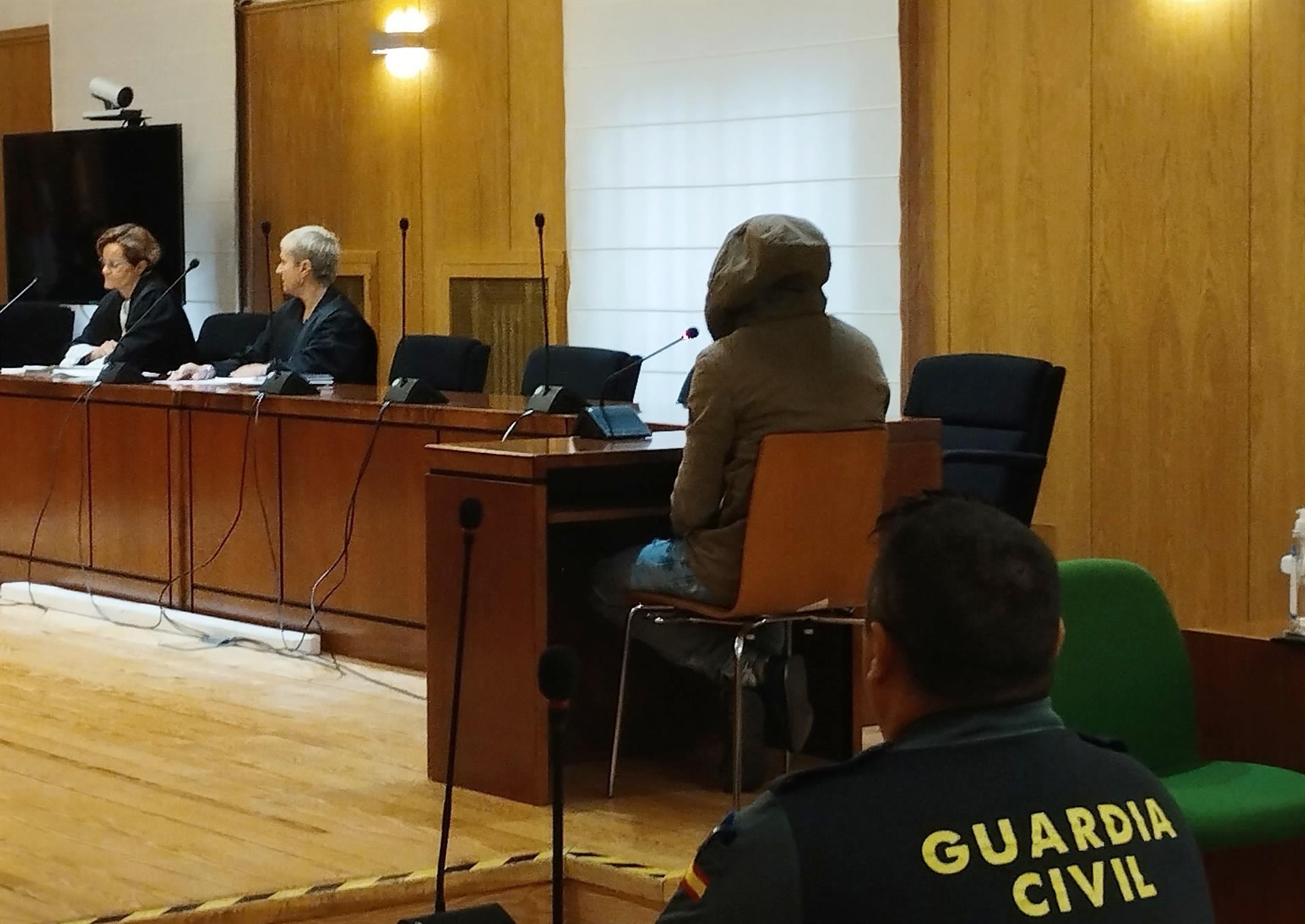 El condenado por siete delitos, durante la vista de conformidad celebrada  en la Audiencia de Valladolid