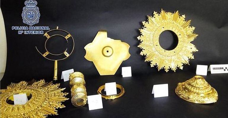 La custodia de las Bernardas apareció rota en varios fragmentos.