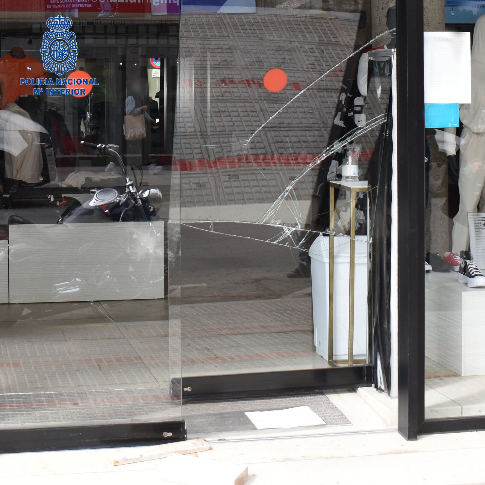 Imagen de uno de los locales donde entraron a robar