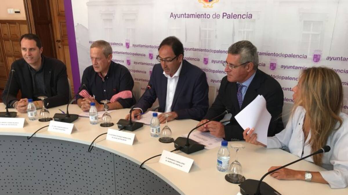 Diez palentinos disfrutarán del pregón de arranque de fiestas desde el balcón del Ayuntamiento