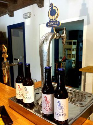 Grifo de cerveza en el local segoviano de Goose