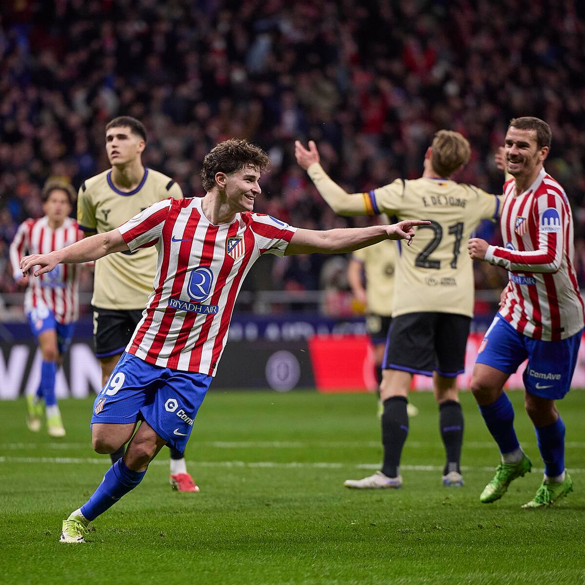 "Es una falta de respeto": Talavera se cabrea con la estrategia del FC Barcelona para fichar a Julián Álvarez y recuerda el 'caso Agüero'