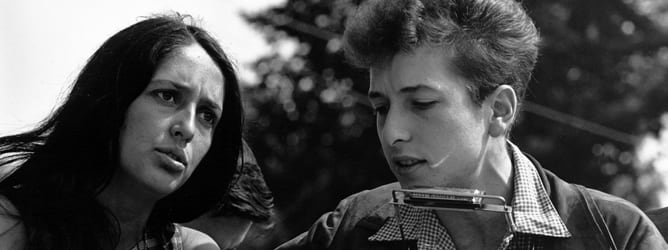 Joan Baez y Bob Dylan durante la marcha por los derechos civiles en agosto de 1963