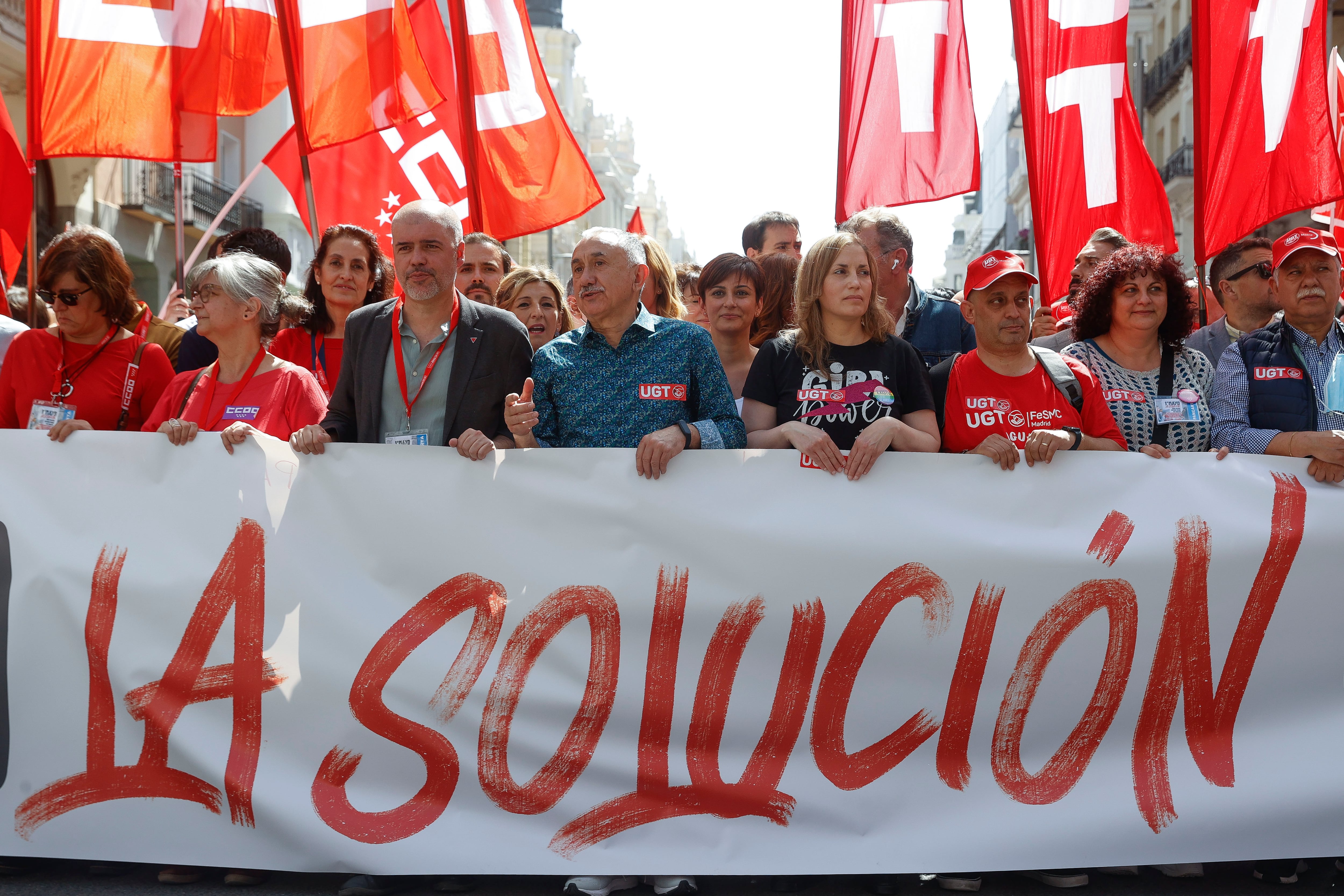 Los secretarios generales de CC.OO. y UGT, Unai Sordo y Pepe Álvarez, asisten a la manifestación del 1º de Mayo en la cabecera de la marcha en Madrid