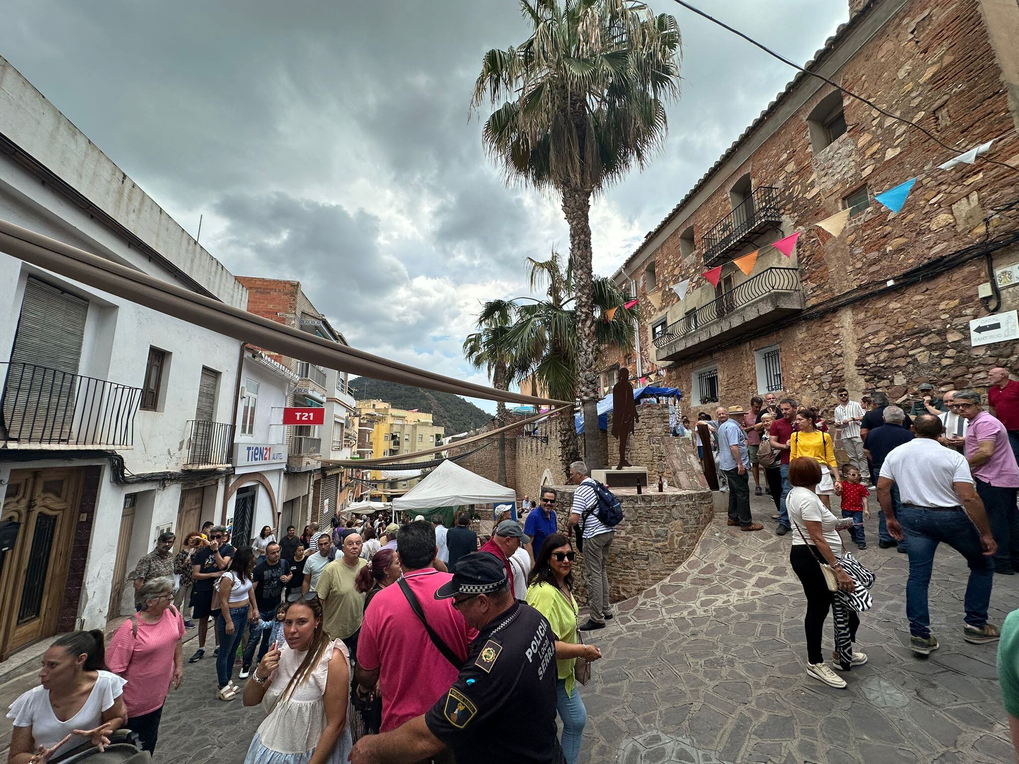 Fira de la Calderona y Dia de la Cirera en Serra (València)