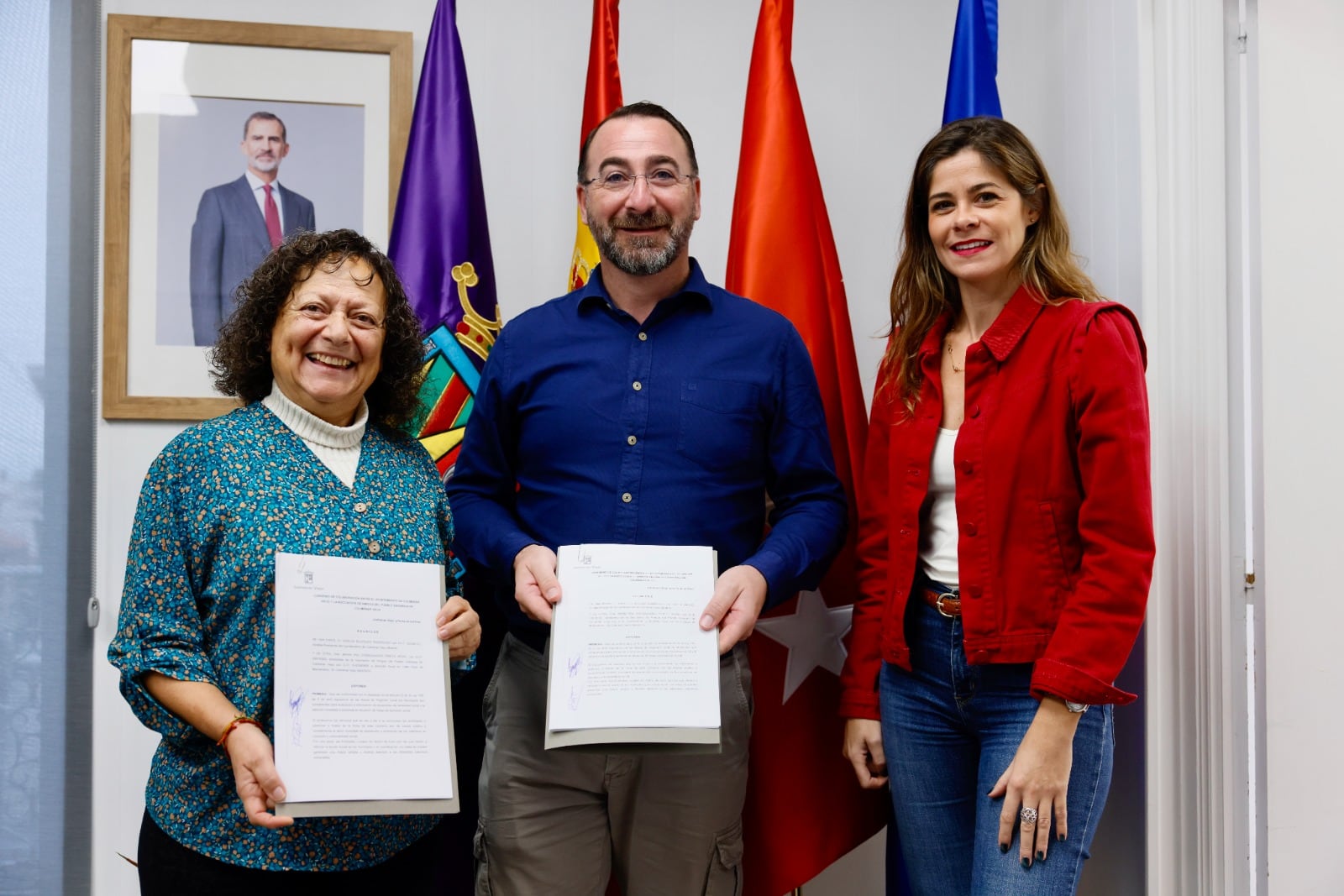 La asociación y el Ayuntamiento del municipio firman un convenio por el que 16 niños saharauis serán acogidos por familias colmenareñas en verano