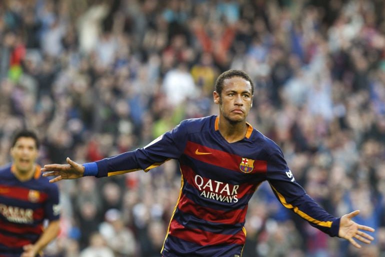 Neymar celebra uno de los goles ante el Villarreal.