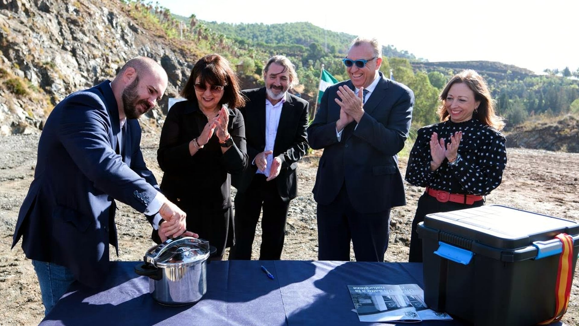 Acto de colocación de la primera piedra de Evolution Park, el parque temático de naturaleza que se levantará en Carratraca