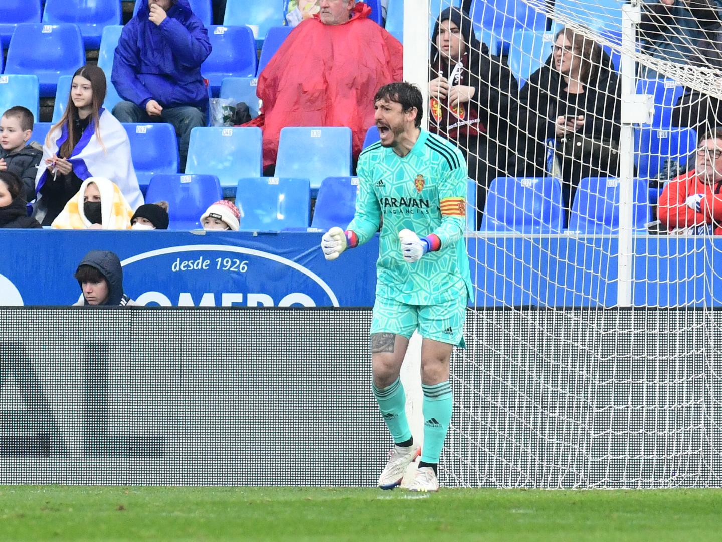 Cristian volvió a la portería del Real Zaragoza ante el Mirandés