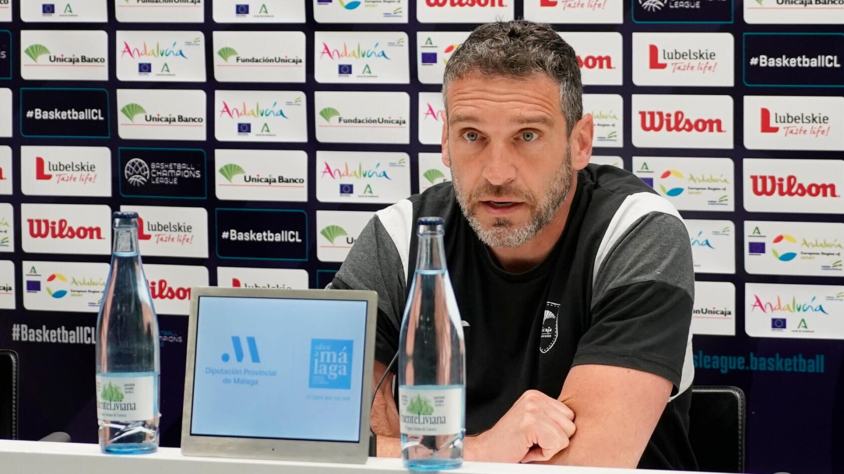 El técnico del Unicaja Ibon Navarro en la previa del encuentro de este miércoles ante el UCAM Murcia de los cuartos de final de la BCL