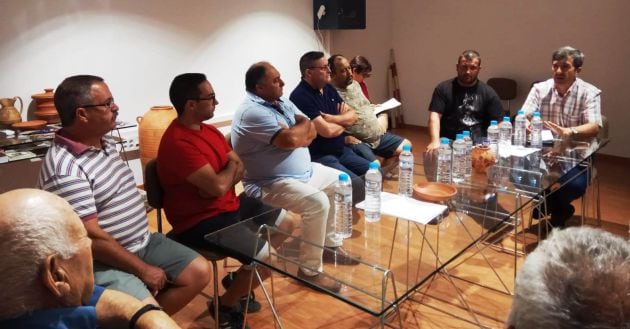 Reunión del delegado de Desarrollo Sostenible con los alcaldes de los municipios afectados por el incendio.