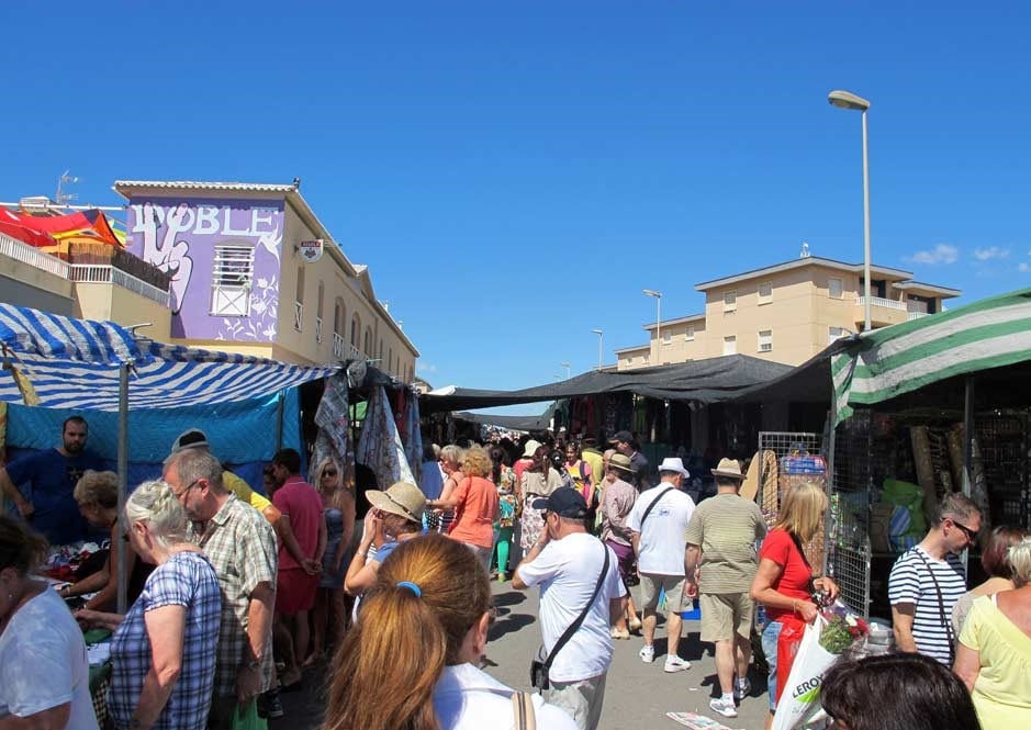 Imagen del mercadillo de Cabo de Palos