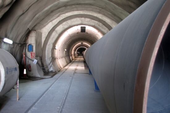 Túnel i canonada de connexió de les xarxes d&#039;aigües del Ter i el Llobregat, a Collserola.