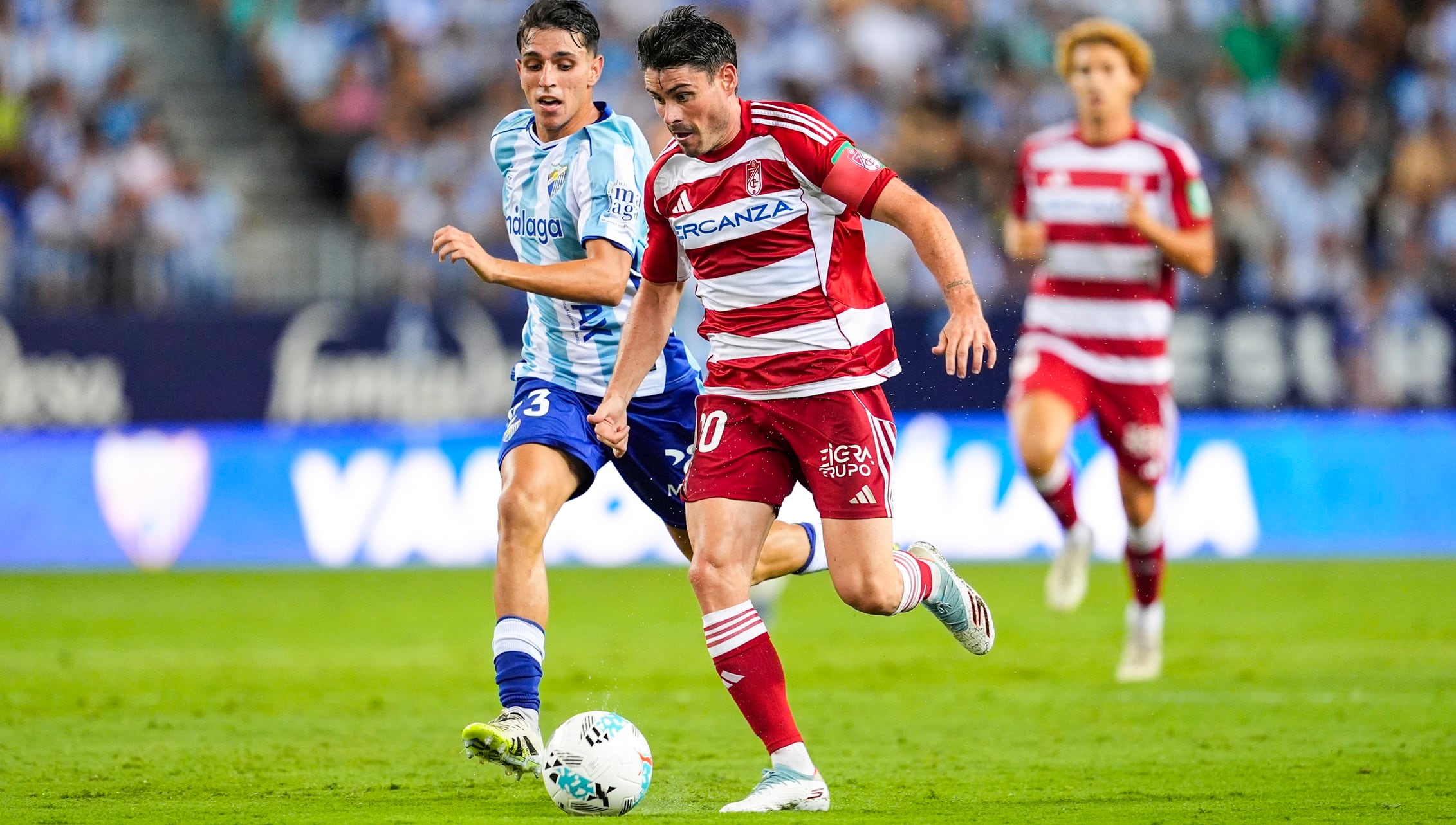 MALAGA, SPAIN - SEPTEMBER 06: Sergio Ruiz of Granada CF in action during the Spanish league, LaLiga Hypermotion, football match played between Malaga CF and Granada CF at La Rosaleda stadium on September 6, 2025, in Malaga, Spain. (Photo By Joaquin Corchero/Europa Press via Getty Images)