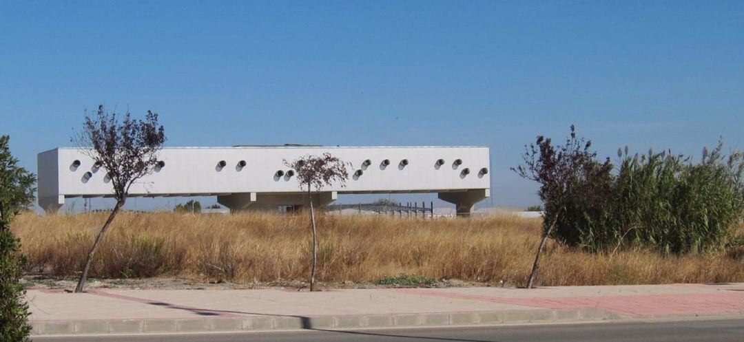 Edificio en desuso construido por la Cámara de Comercio e Industria.