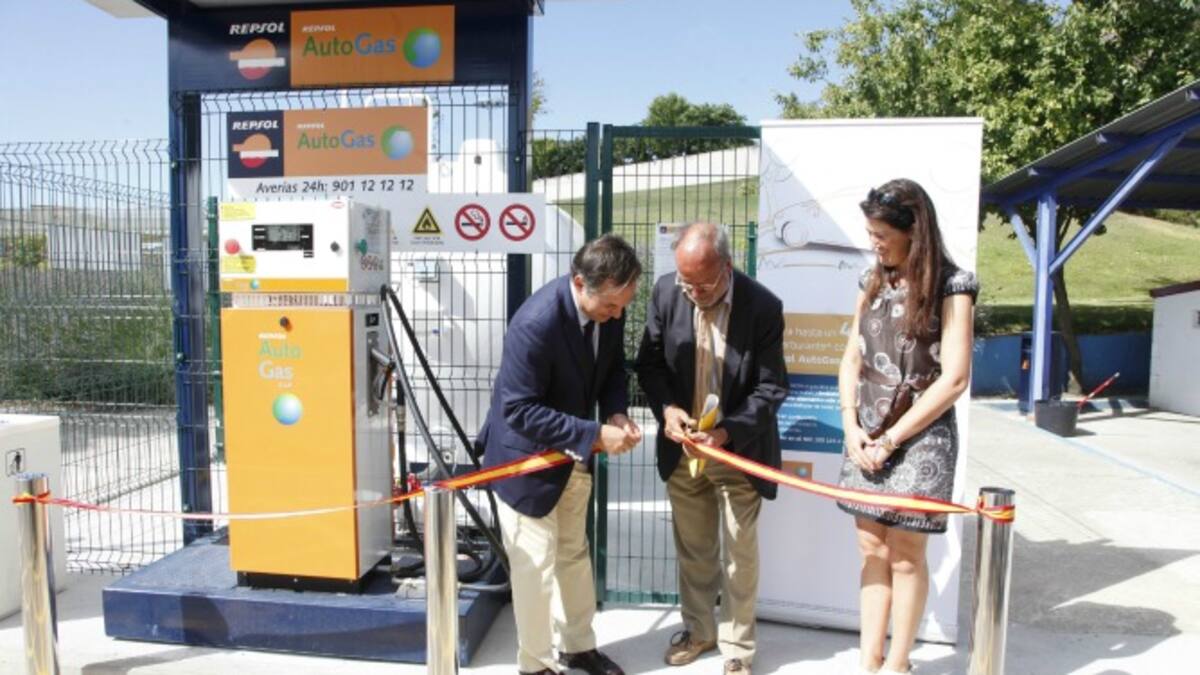 León de la Riva insiste en cambiar la fecha del juicio en el que se pide su inhabilitación