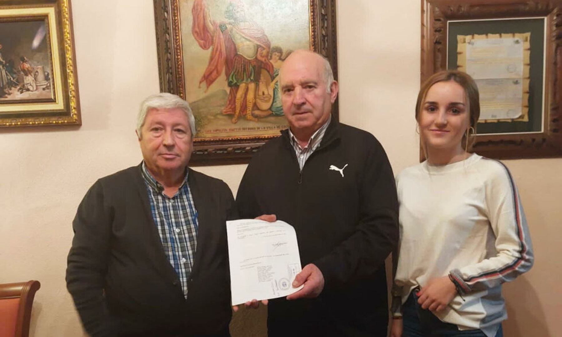 Rafa Monar en el momento de ser elegido presidente de la Junta de Fiestas de Cocentaina