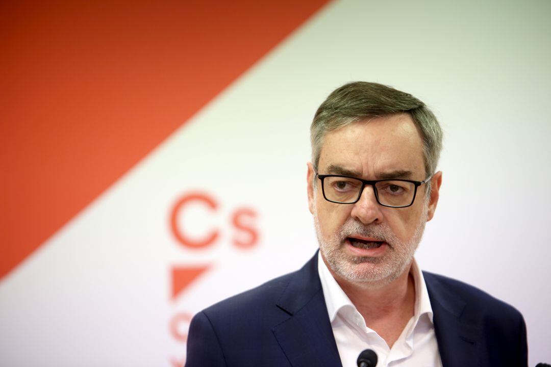 José Manuel Villegas durante una conferencia de prensa