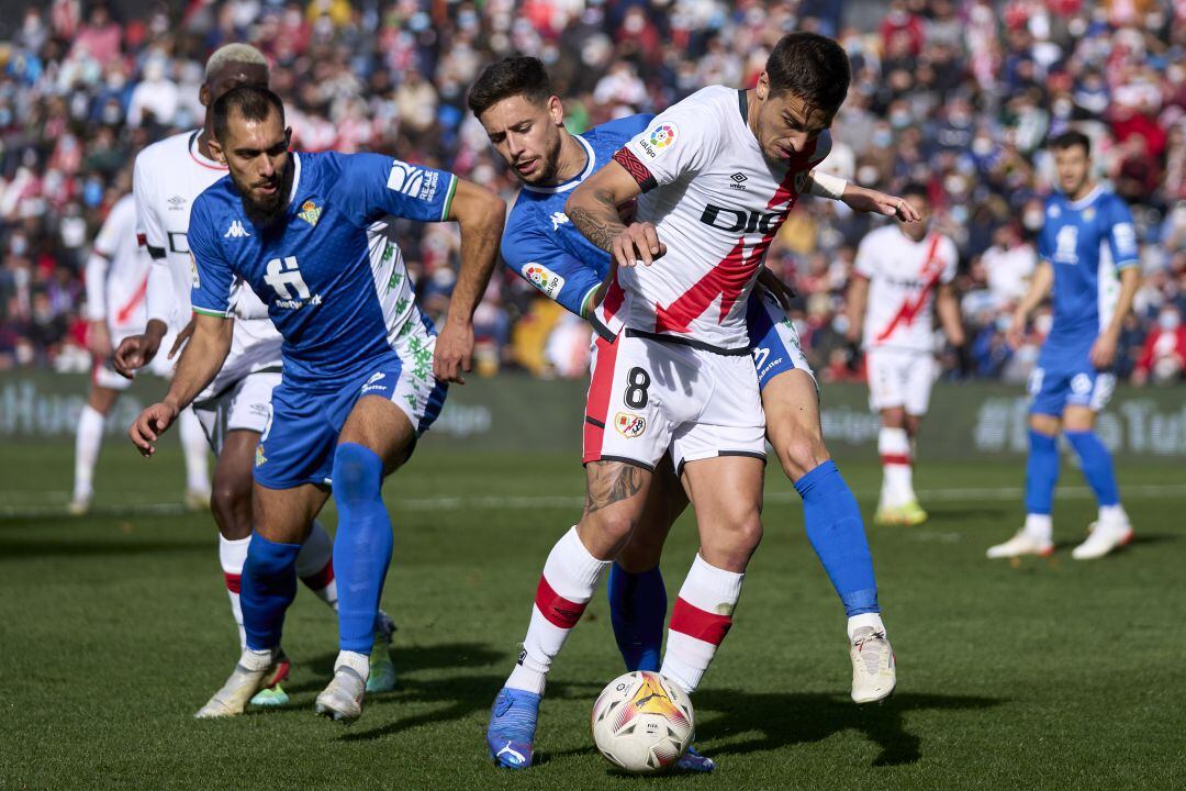 Álex Moreno, jugador del Betis, durante el partido contra el Rayo