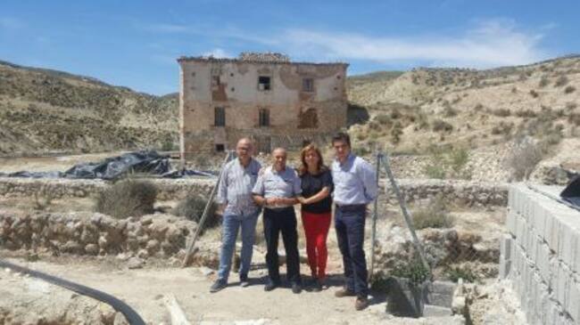 La Delegación de turismo y la diputación apoyaran la recuperacion de las salinas y el impulso turistico de las casas cueva