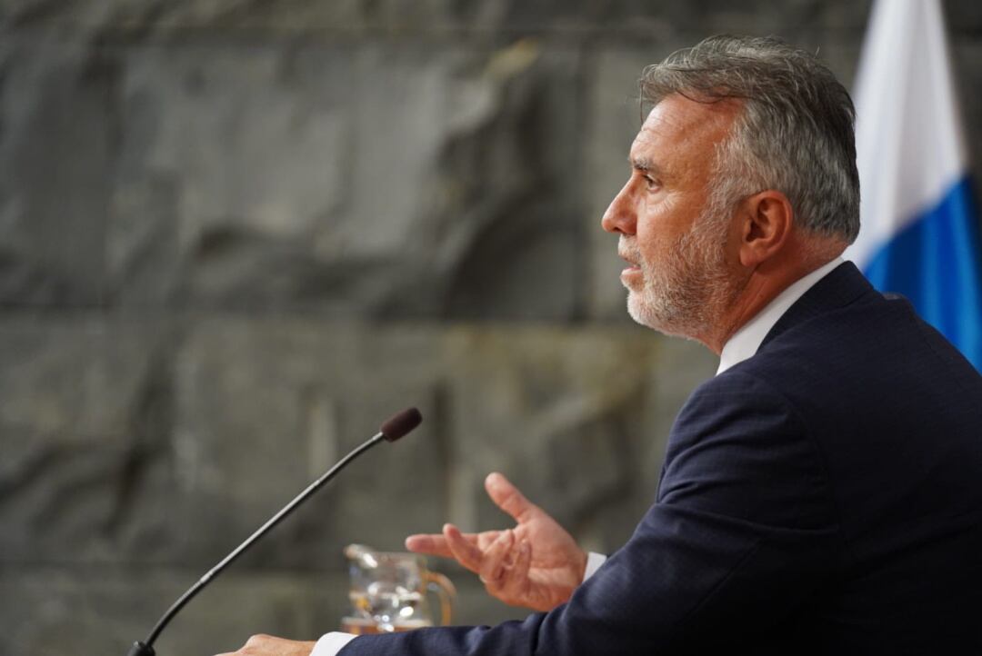 Ángel Víctor Torres, presidente de Canarias, durante la rueda de prensa tras la presentación del decreto que incluía el toque de queda y los cierres perimetrales por islas y que han sido rechazados por el TSJC