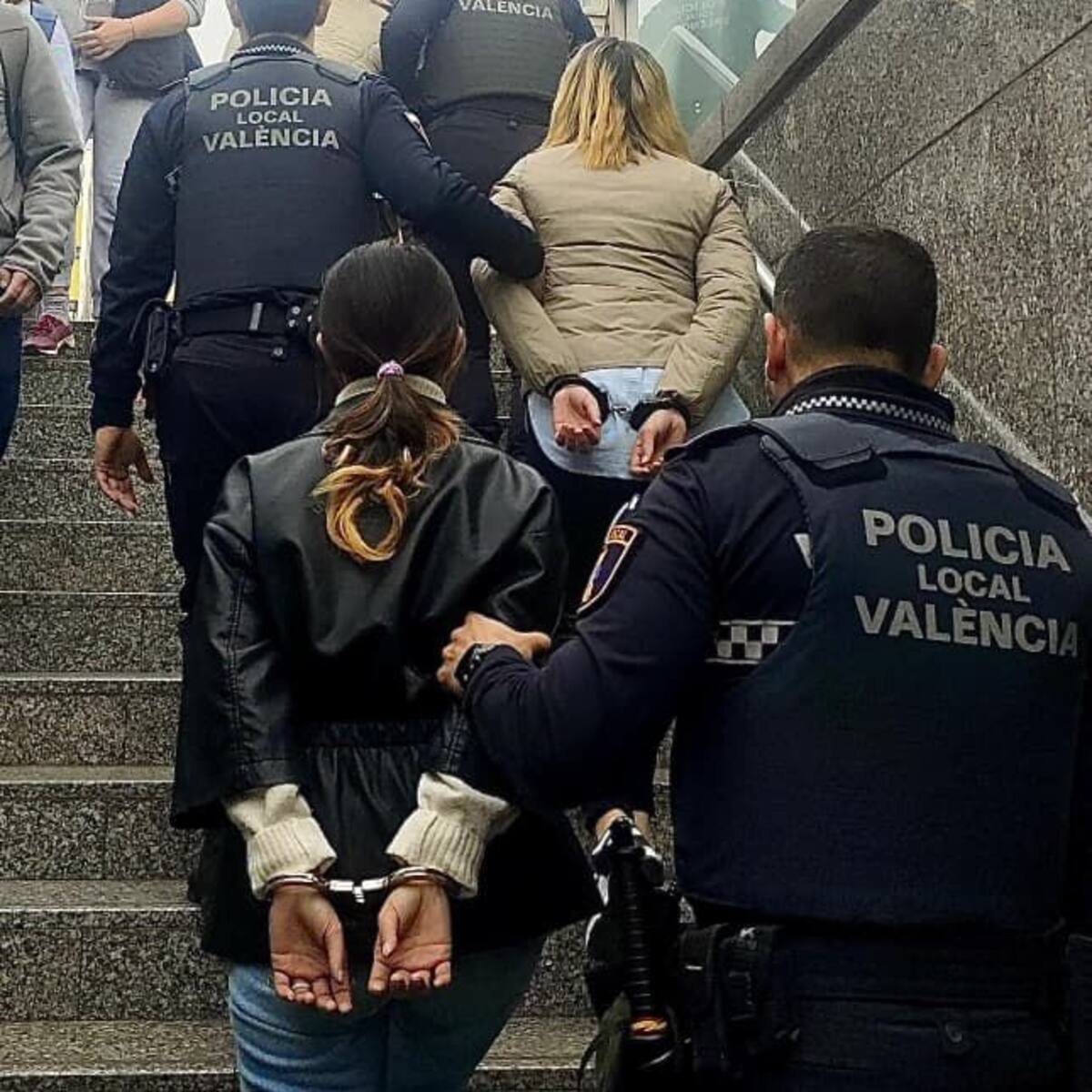La Policía Local detiene a cuatro mujeres que robaban a turistas en el centro de València