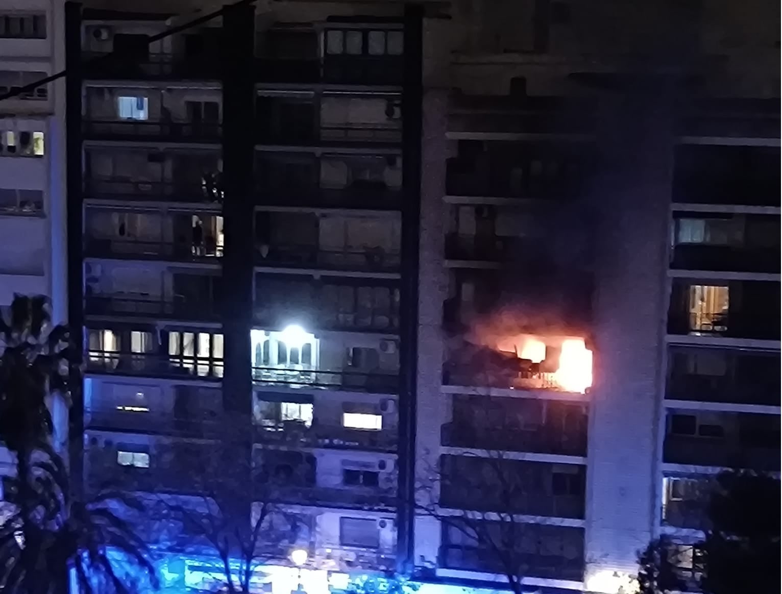 Incendio de una vivienda en la plaza Horticultor Cortet de València