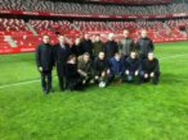 Los compañeros de 'Quini' le dan un último homenaje en El Molinón