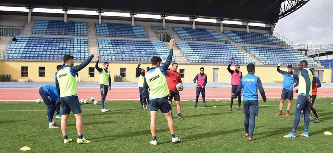 Uno de los entrenamientos del conjunto fuenlabreño esta semana en las instalaciones de la URJC