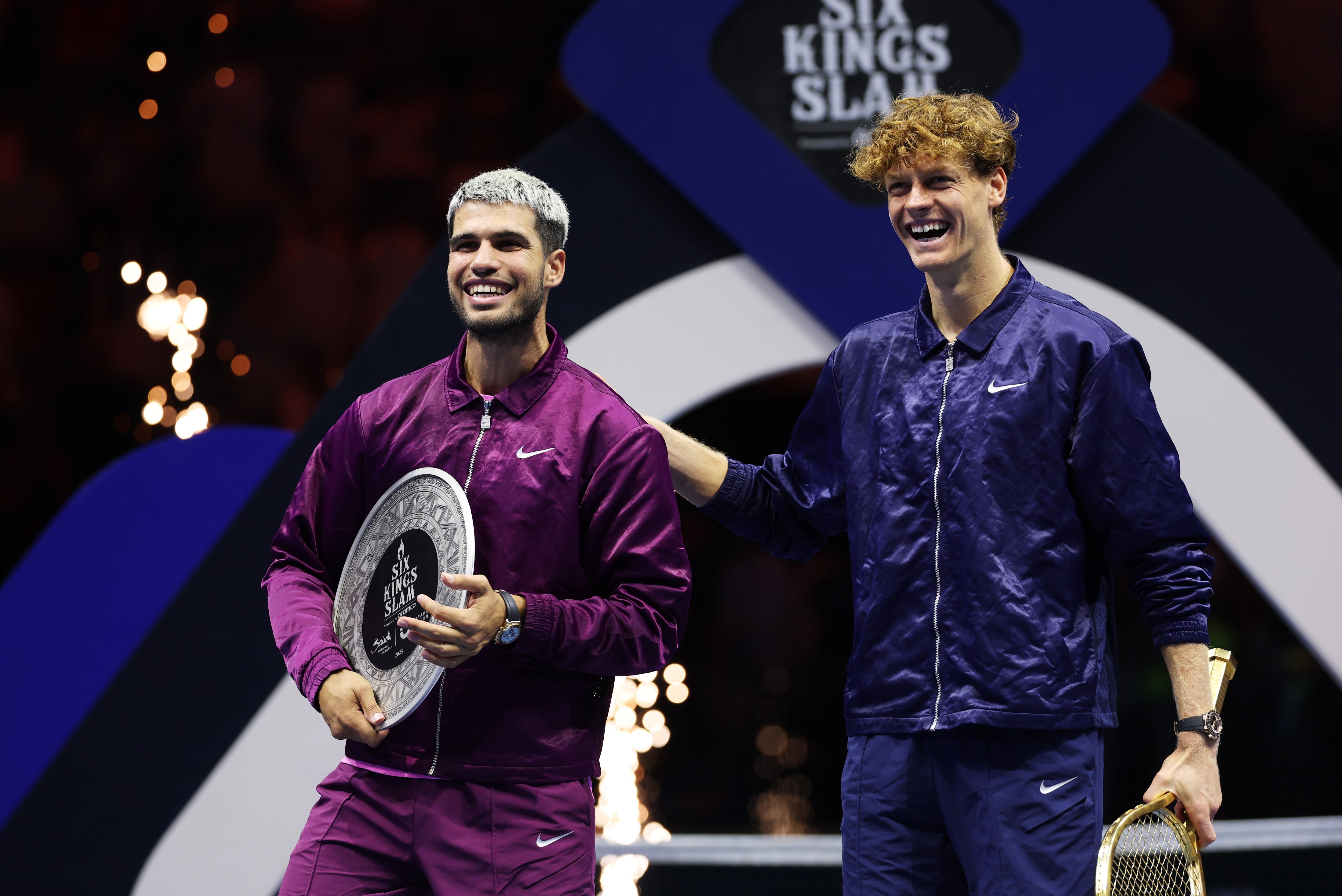 Carlos Alcaraz y Jannik Sinner, tras la final del Six Kings Slam