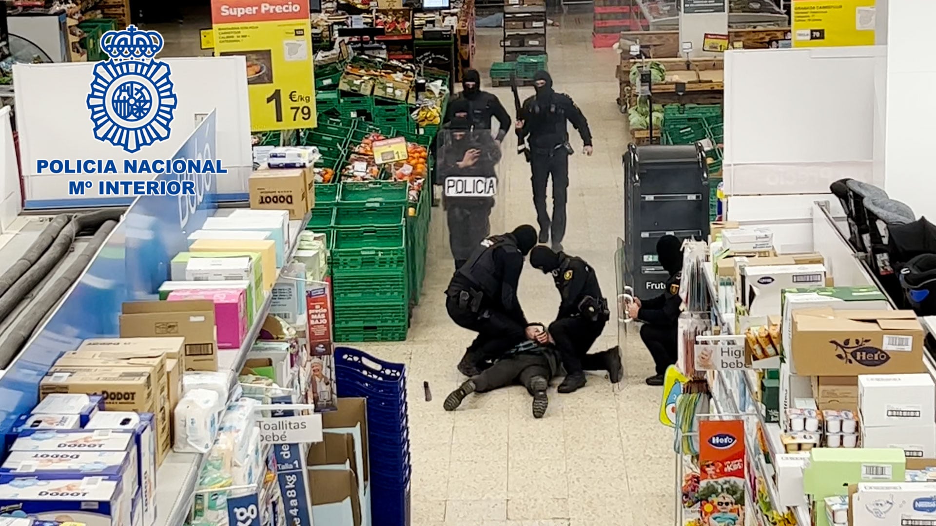 Simulacro de ataque terrorista realizado por la Policía Nacional en un hipermercado de Palencia